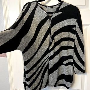 Beautiful sequin collar black & grey thin sweater